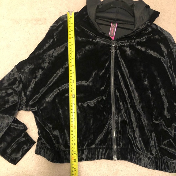 Closest - Picture 4 of 9